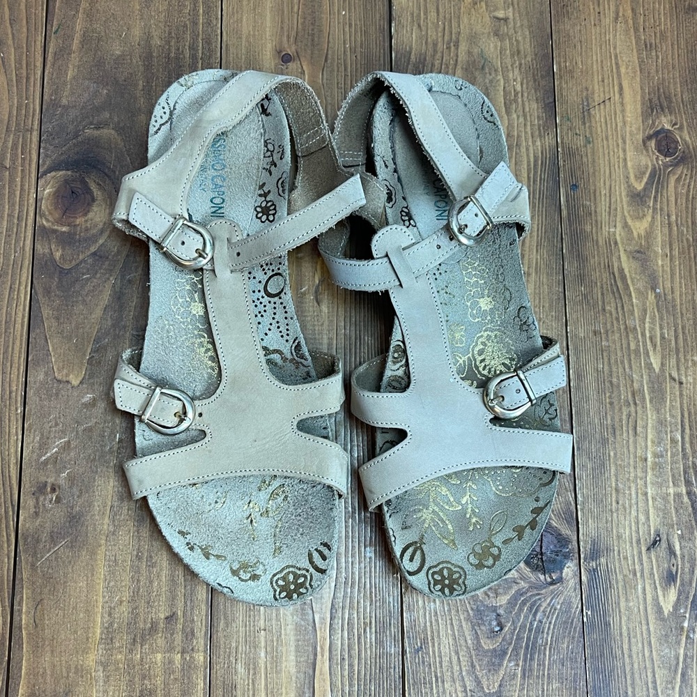 Massimo Caponi  tan leather sandals Womens size 9M